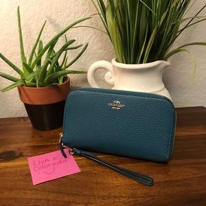 Coach Double Accordion Pebble leather zip wallet